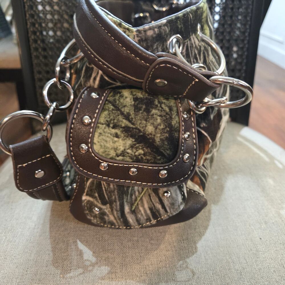 BHW Western-style camouflage concealed carry handbag - Picture 9 of 10
